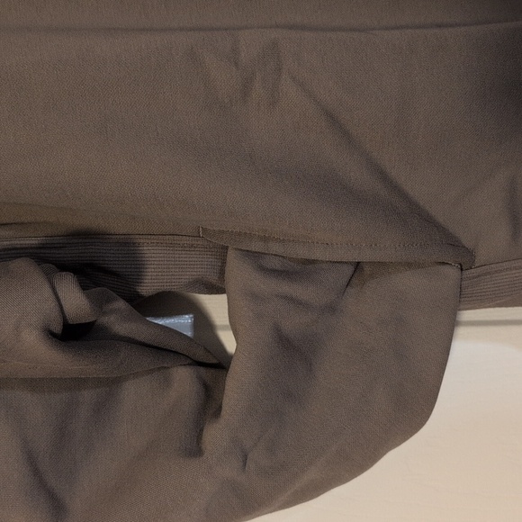 Pumiey Taupe Olive Green Oversized Crewneck Women's Size L Sweatshirt NWT - Picture 4 of 11